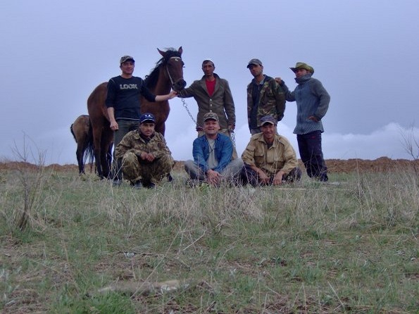 2008 04 01 - Guest (Serdar from Koyne-Gumbez), Helpers, Radik and Sahetmyrad - with Masyanya in Orchard - 2008_595